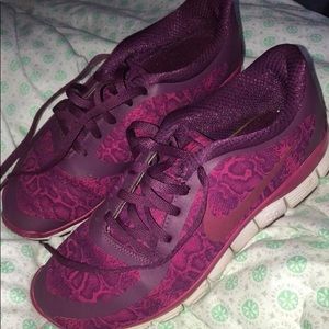 Nike tennis shoes size 7.5!